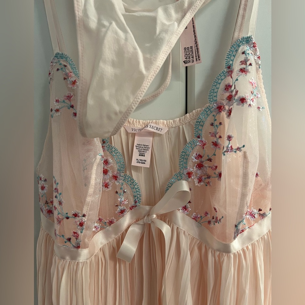 Victoria's Secret Blush Pink Pleated Nighty Sz XL - Picture 7 of 7